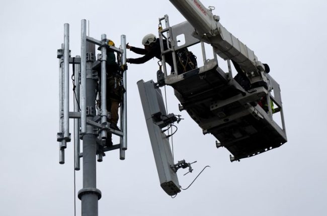 Funklöcher ade_ Bund verpflichtet Betreiber zum Ausbau der Handynetze
